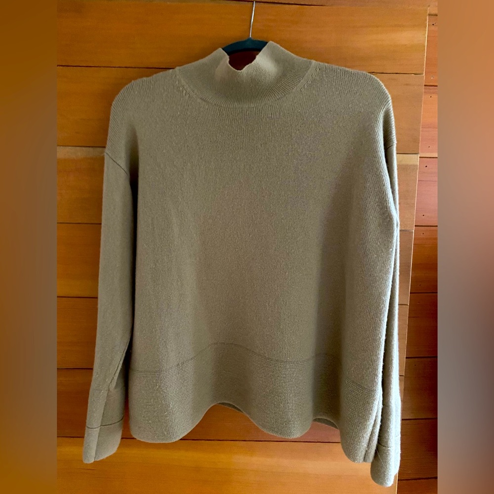 Everlane Cashmere Square Turtleneck | Large | Camel